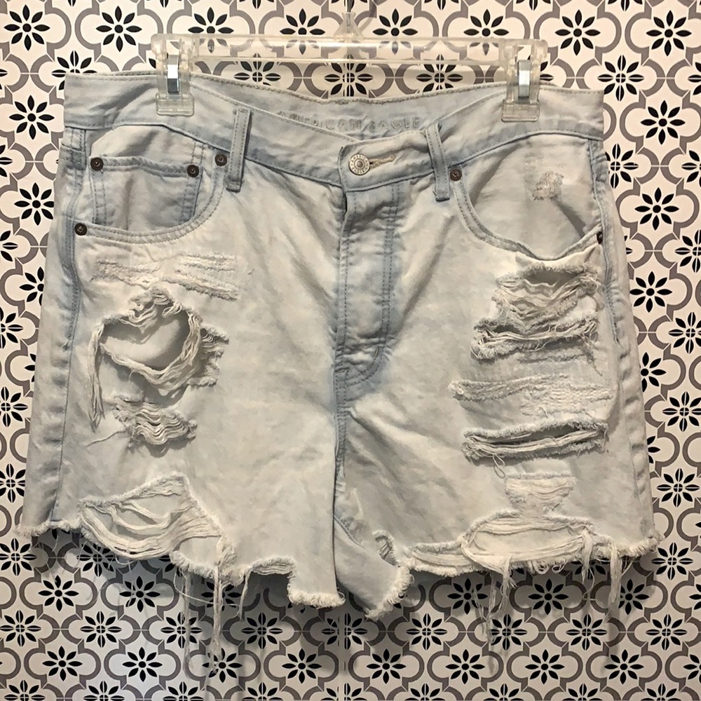 AEO 90’s boyfriend short